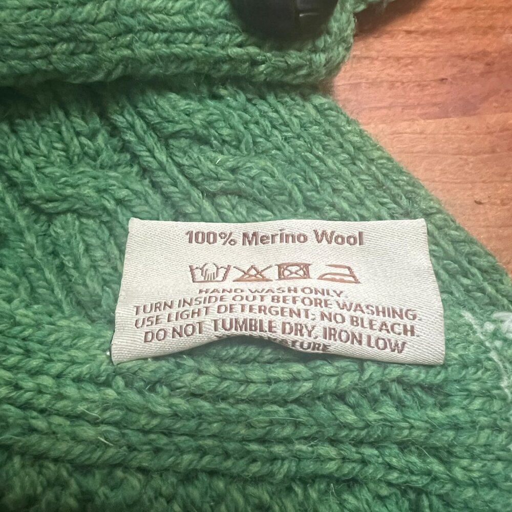 Irish Merino Wool Beanie and Scarf Set, Green with Shamrocks by Saol - Picture 5 of 11